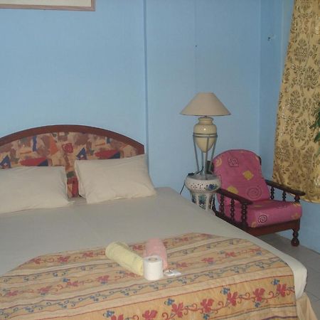 Casavilla Travellers Lodge Kuala Lumpur Zimmer foto